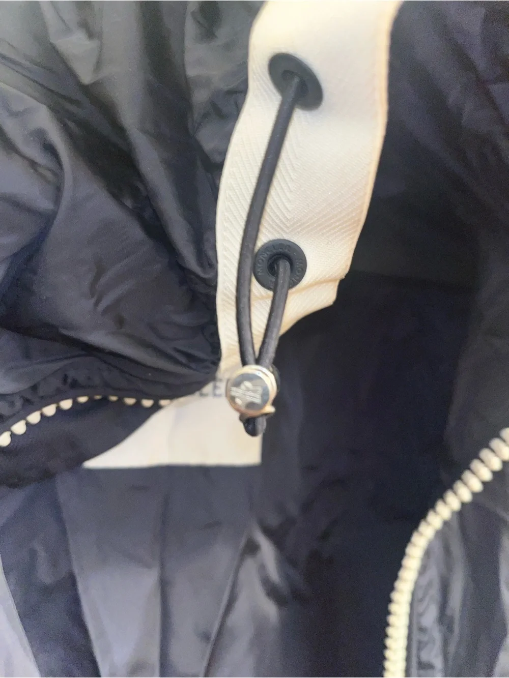 Moncler alshat giubbotto hooded technique jacket